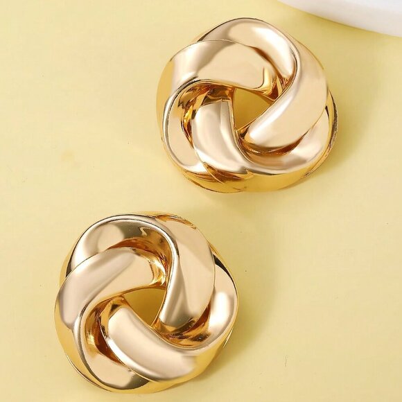 Yellow Gold Old Money Women's Exaggerated Twisted Metallic Stud Earrings - Picture 4 of 6